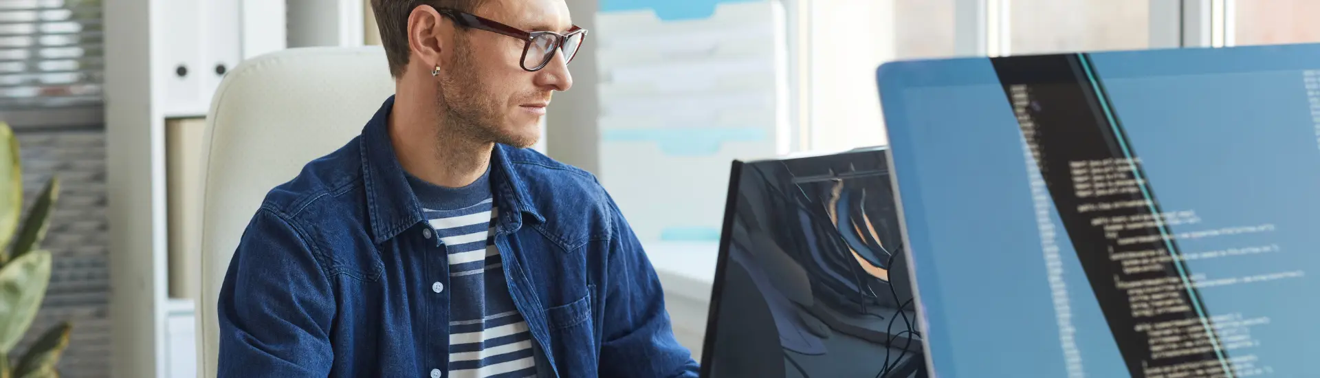 IT engineer providing technical support in Japan