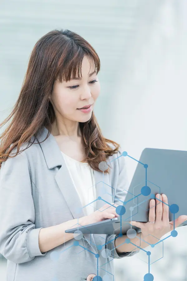 Bilingual IT support team helping a business in Tokyo